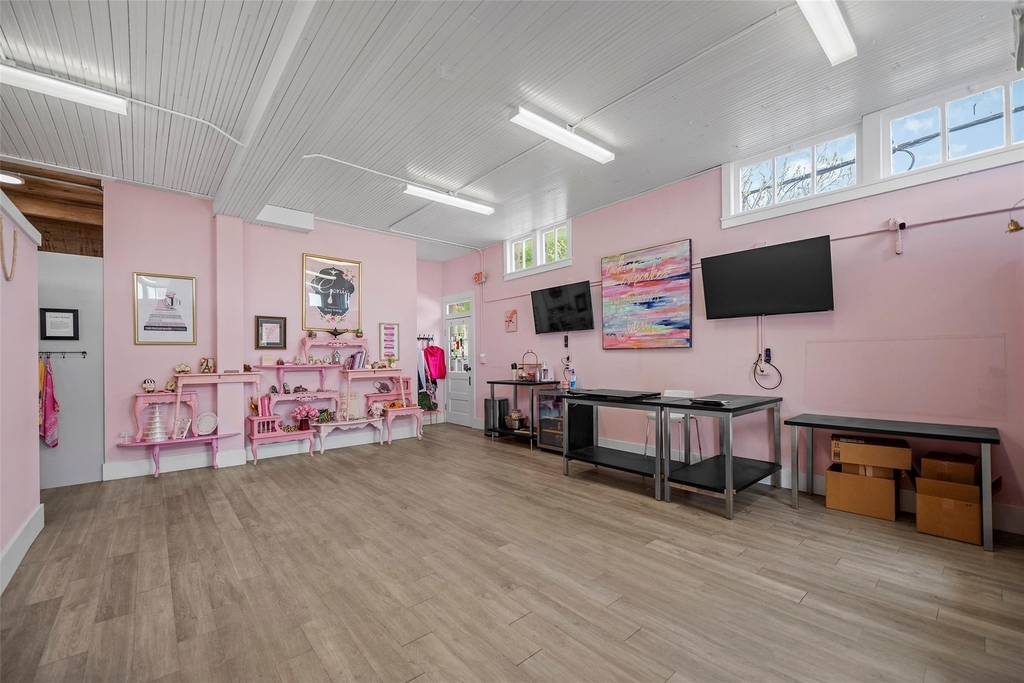 1801 Avenue L - Photo 3