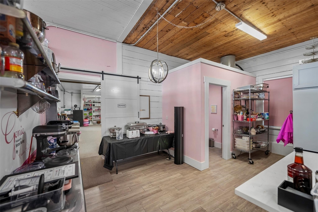 1801 Avenue L - Photo 10
