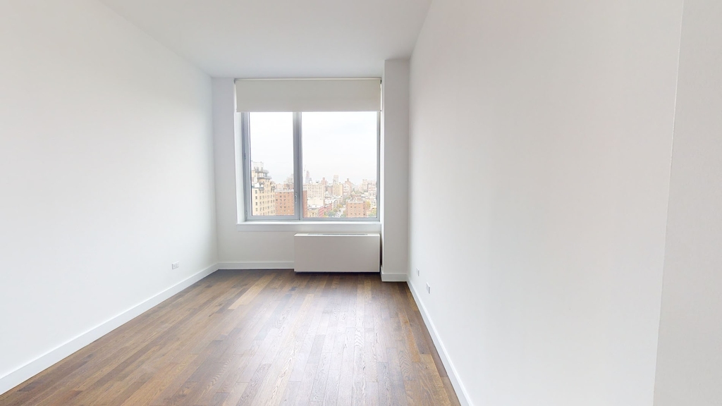 801 Amsterdam Ave - Photo 3