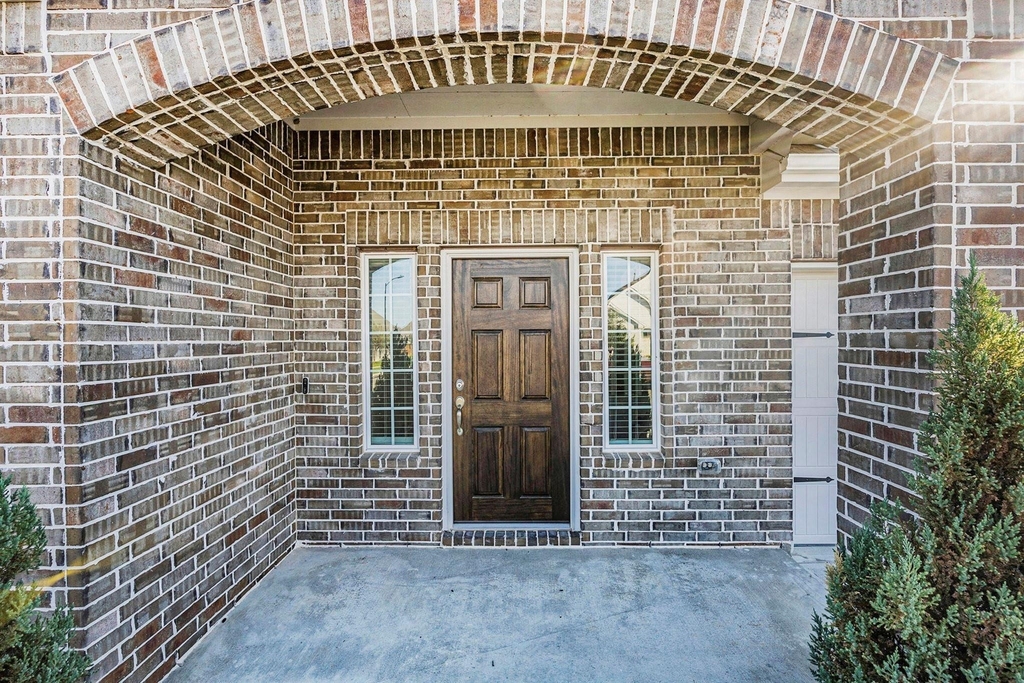 24311 Huntcliff Drive - Photo 2