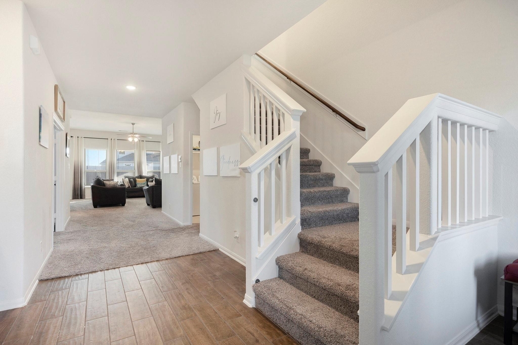 24311 Huntcliff Drive - Photo 3