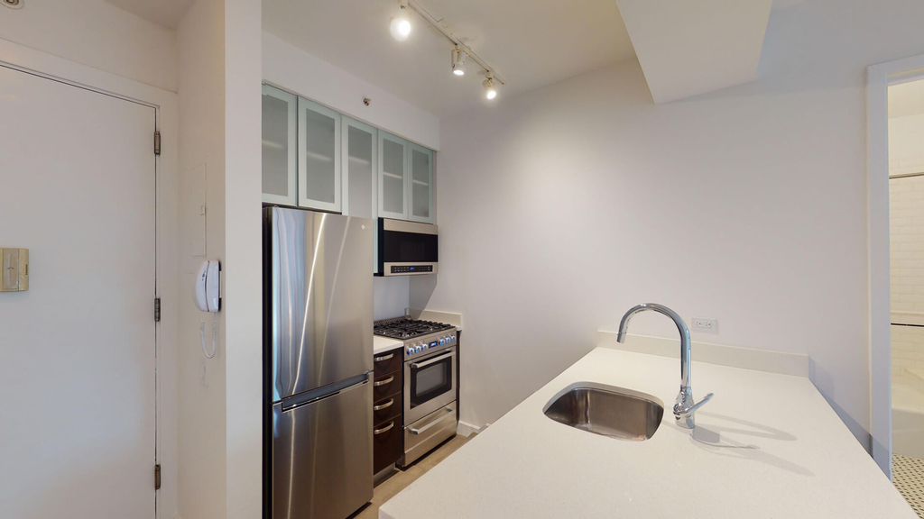 808 Columbus Ave - Photo 1