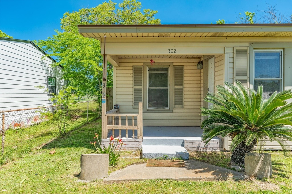 302 W 8th Street - Photo 19