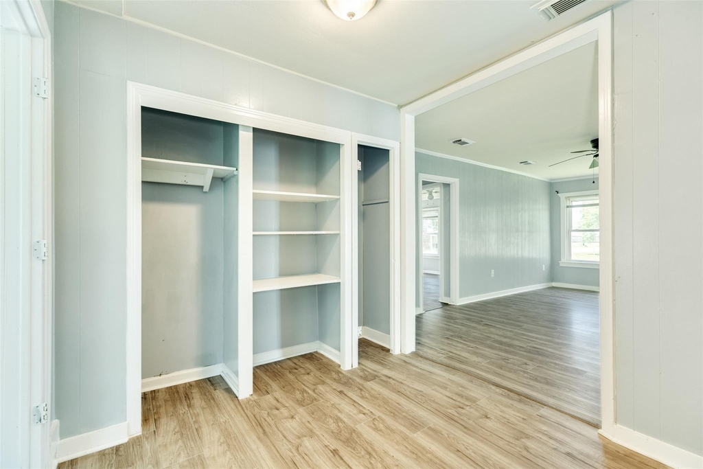 302 W 8th Street - Photo 7