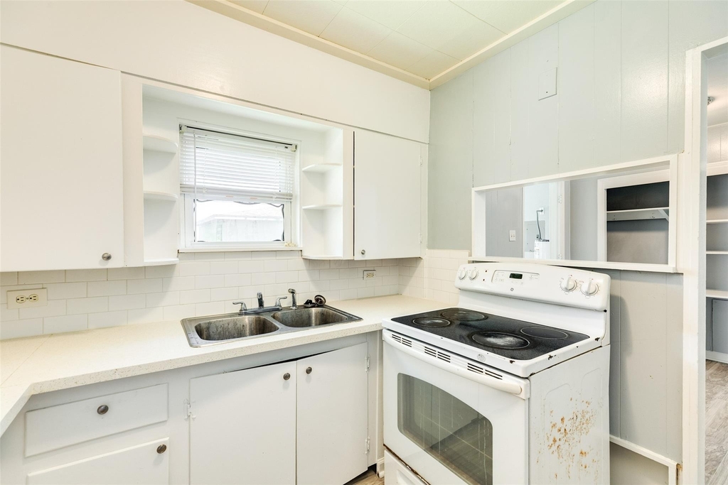 302 W 8th Street - Photo 9
