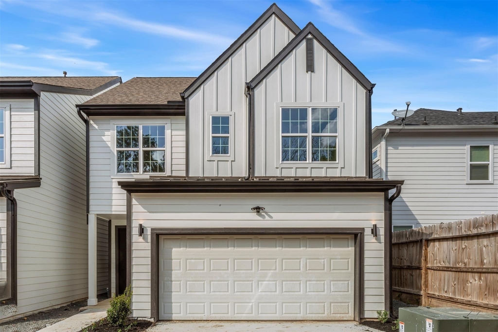 1266 Oakmont Bend Drive - Photo 0