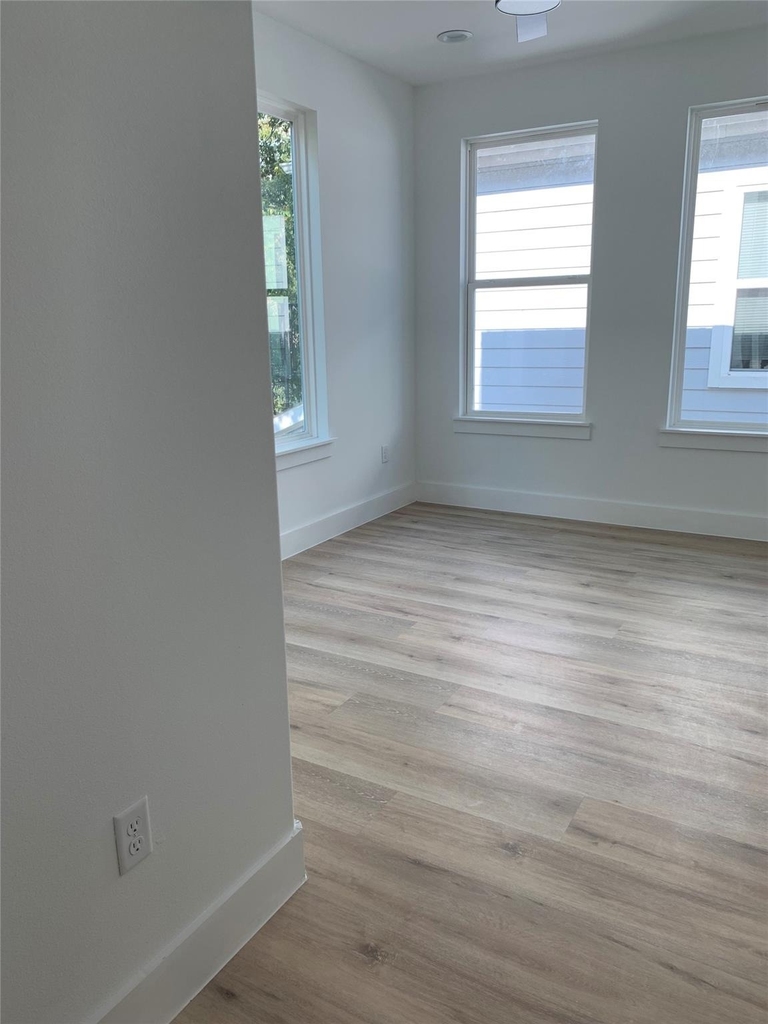 9026 Scott Street - Photo 15