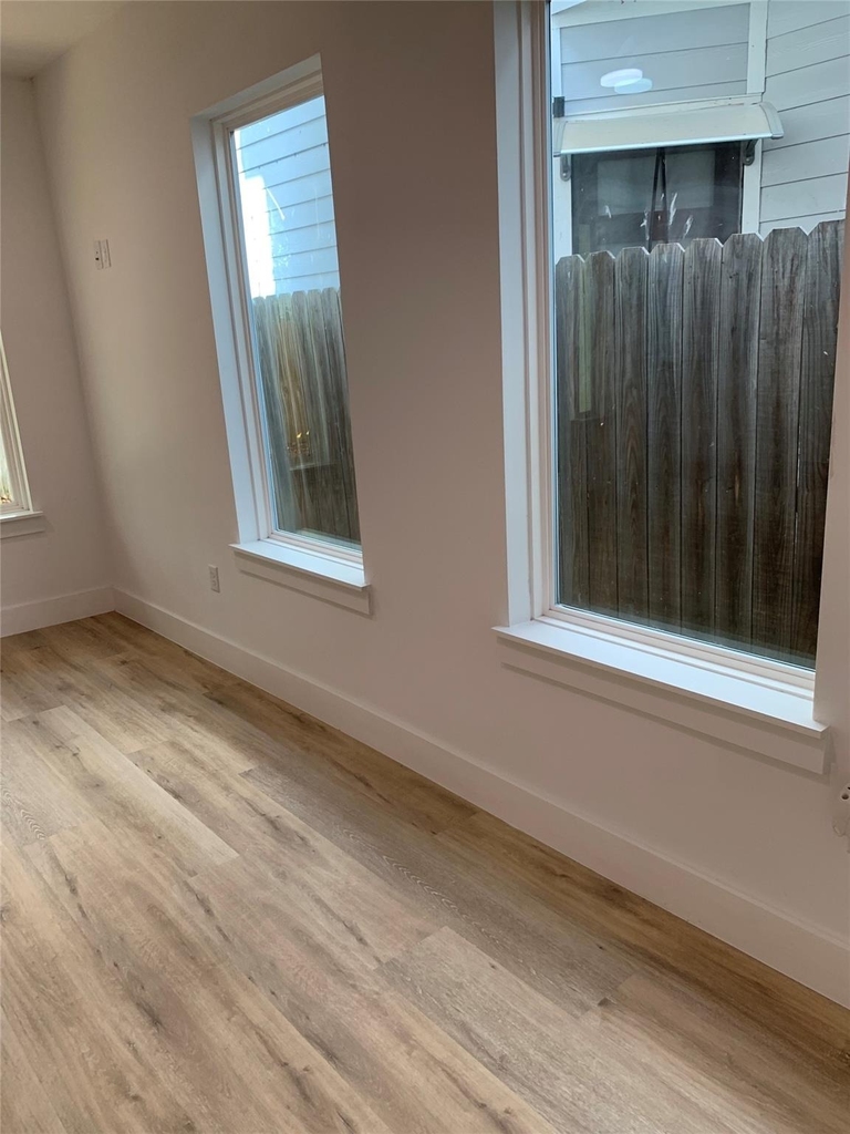 9026 Scott Street - Photo 4