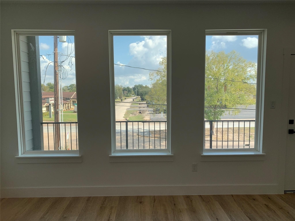 9026 Scott Street - Photo 8