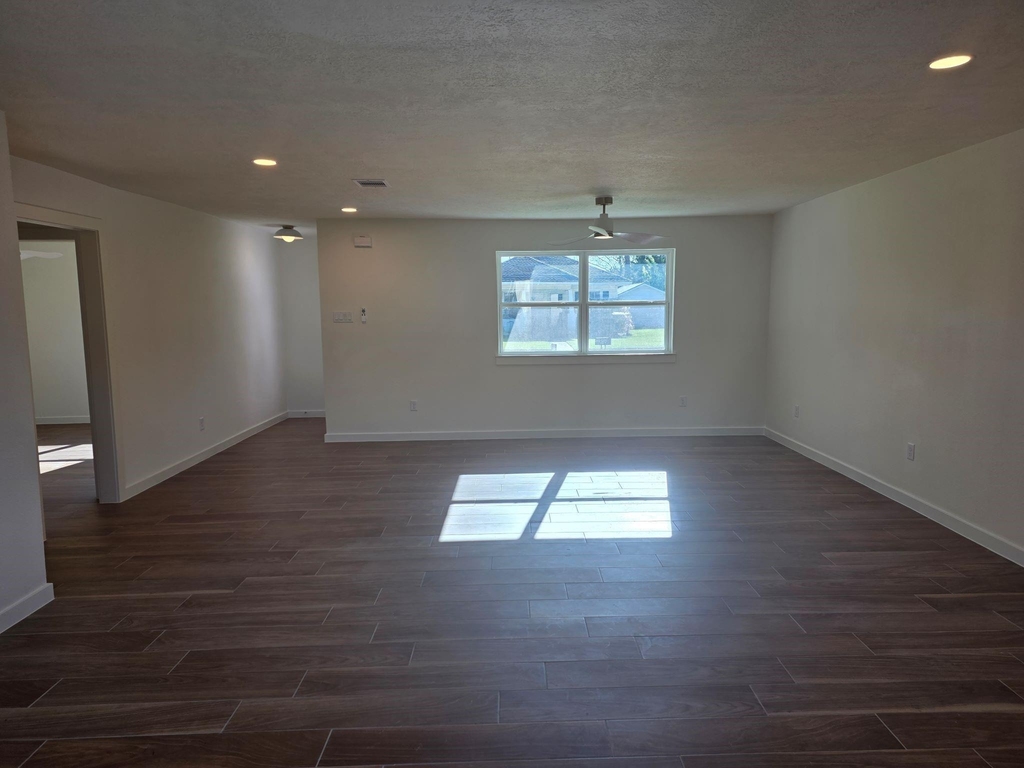 803 Coleman Street - Photo 2