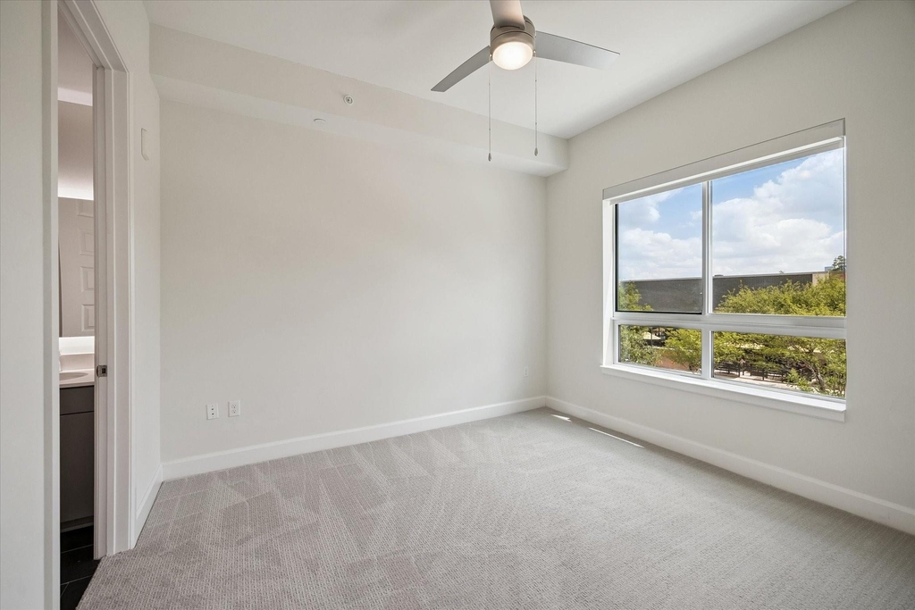 2000 Hughes Landing - Photo 6