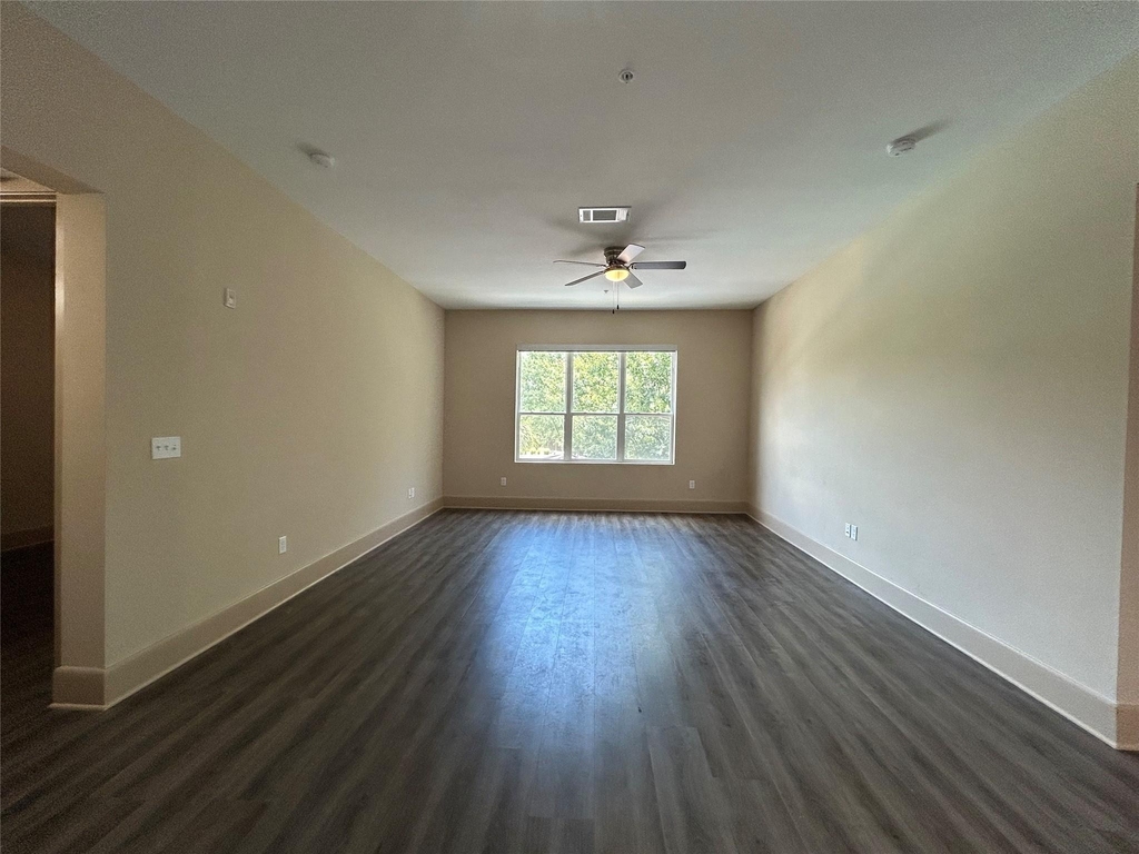 230 T C Jester Boulevard - Photo 3