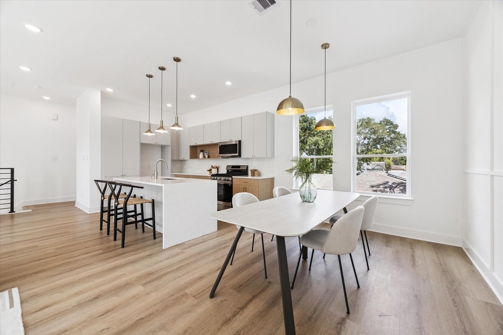 6343 W Montgomery Road - Photo 8