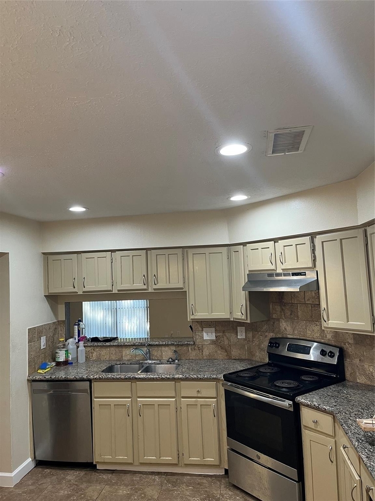 7010 Pickett Drive - Photo 7