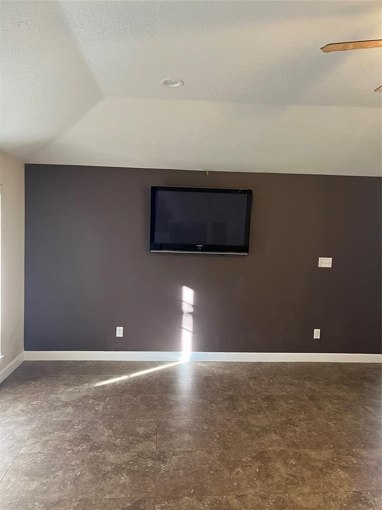 7010 Pickett Drive - Photo 2