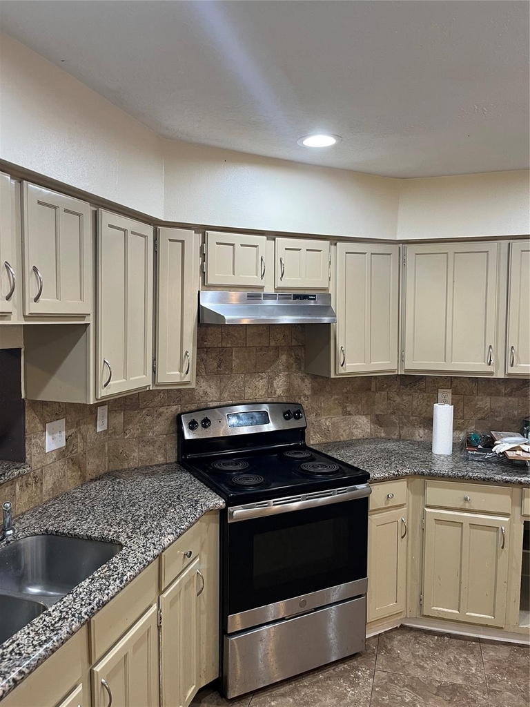 7010 Pickett Drive - Photo 5