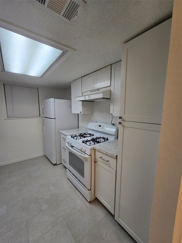 506 Corvette Lane - Photo 4