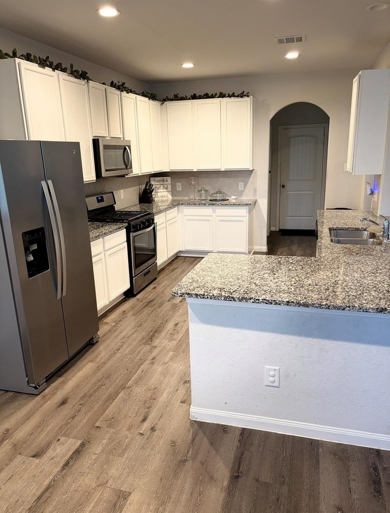 17607 Desmond Street - Photo 5