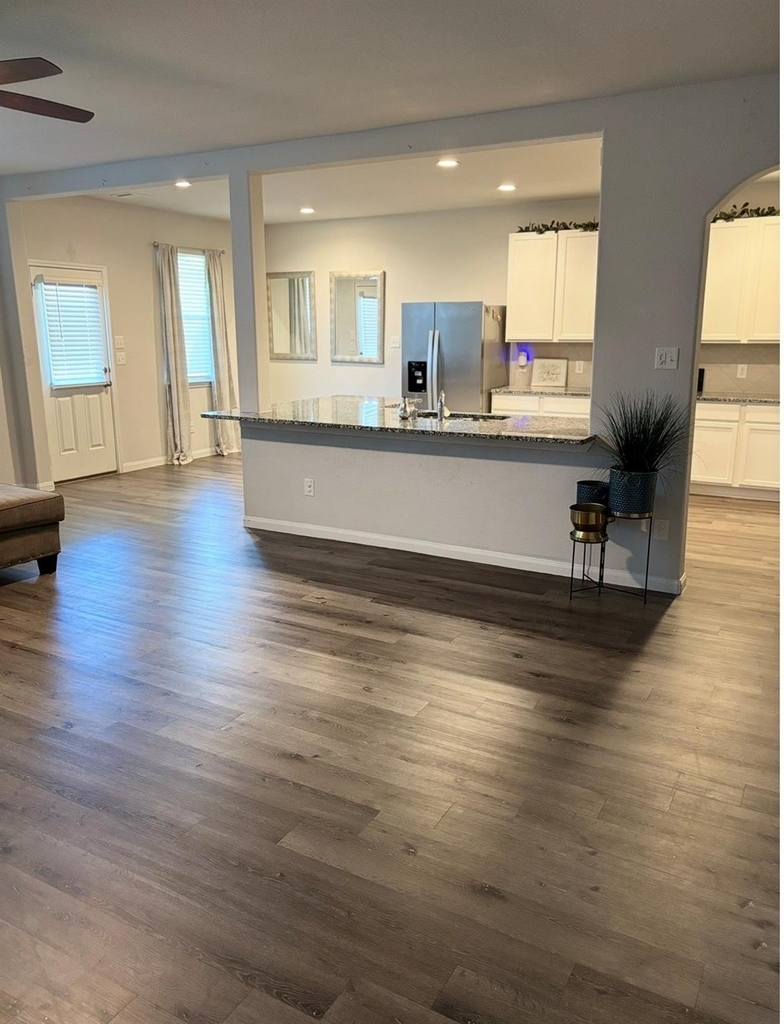 17607 Desmond Street - Photo 3