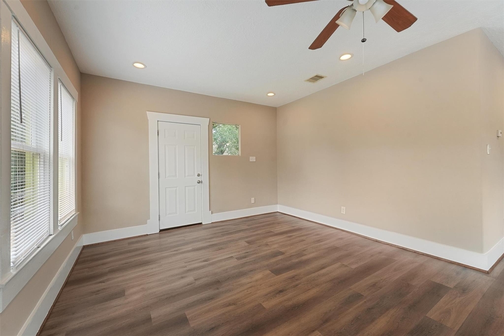 1107 Melbourne Street - Photo 12