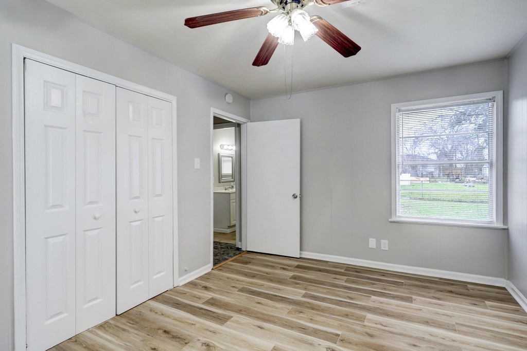2100 Ontario Street - Photo 7