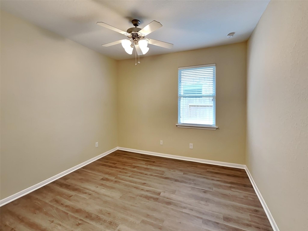 10923 Tattershall Lane - Photo 12