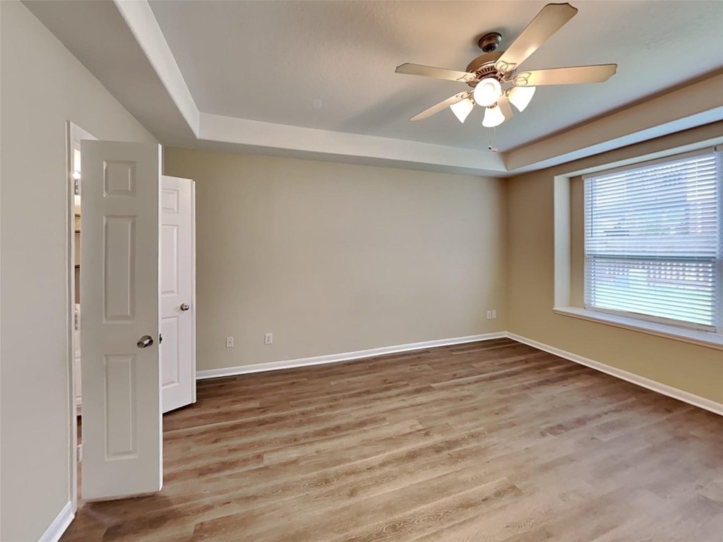 10923 Tattershall Lane - Photo 9