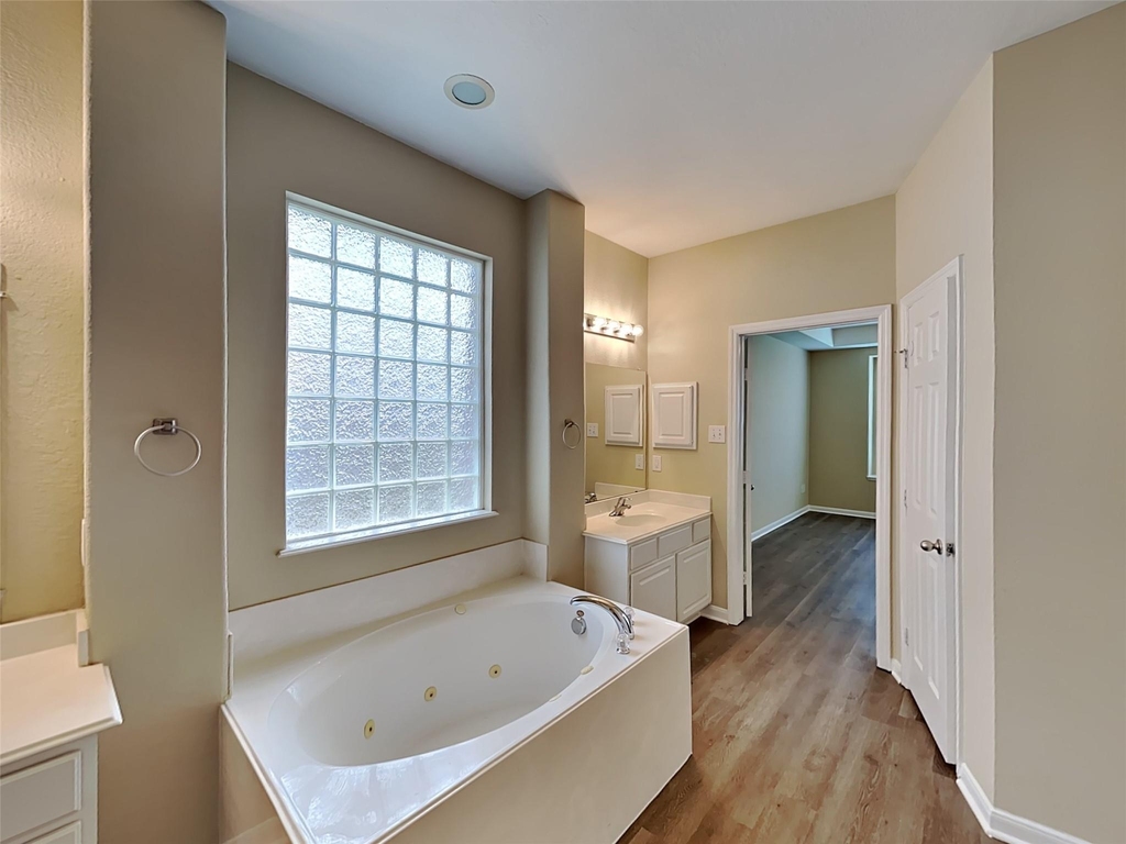 10923 Tattershall Lane - Photo 10