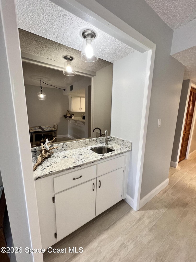 8494 Ridgewood Avenue - Photo 4