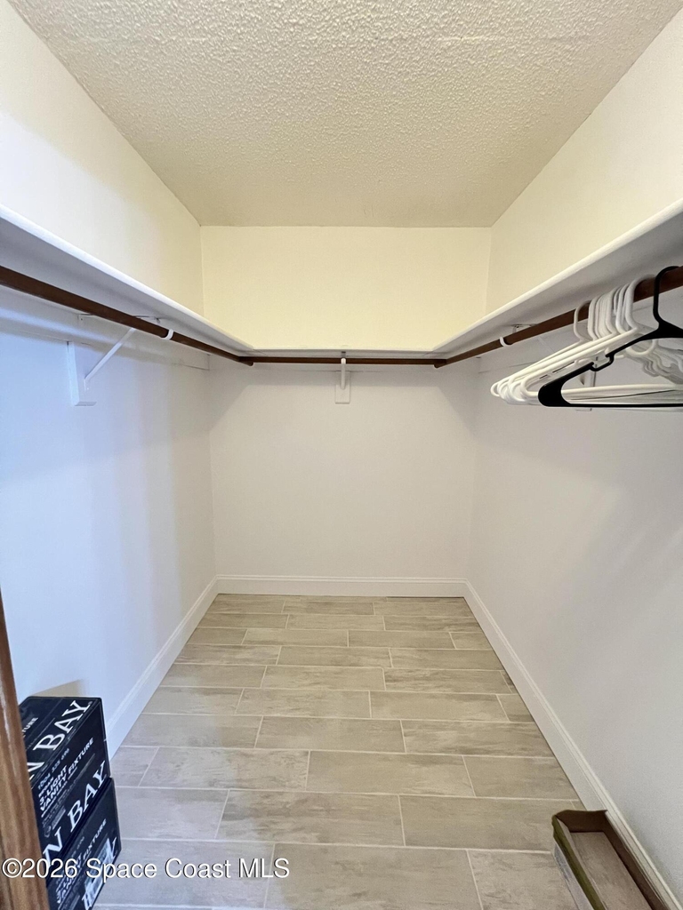 8494 Ridgewood Avenue - Photo 10