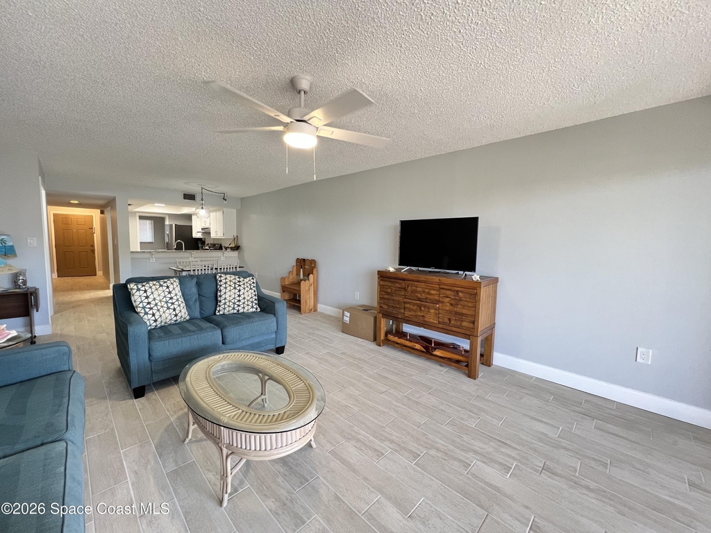 8494 Ridgewood Avenue - Photo 2