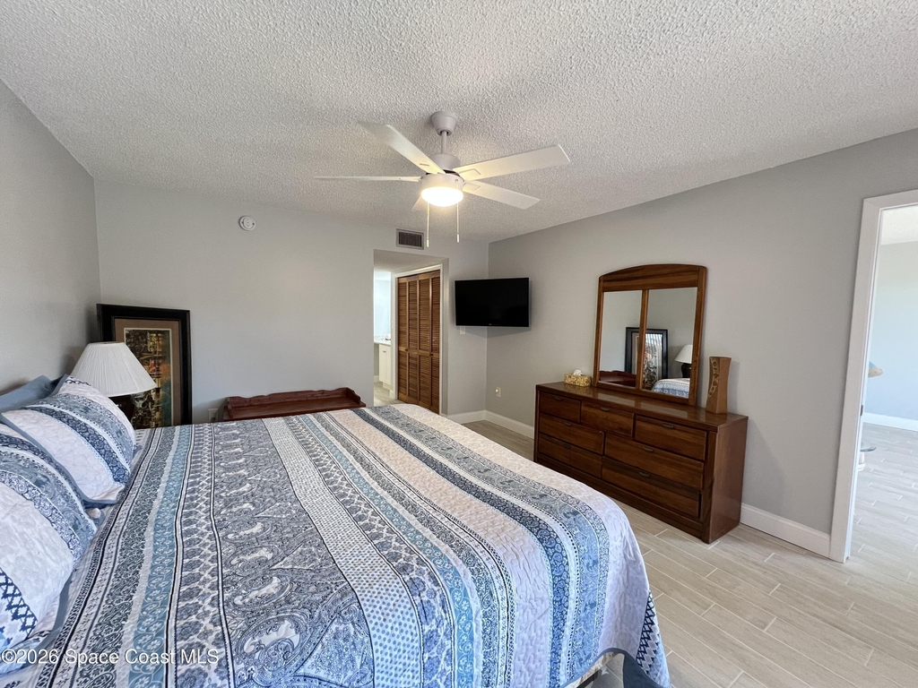 8494 Ridgewood Avenue - Photo 9