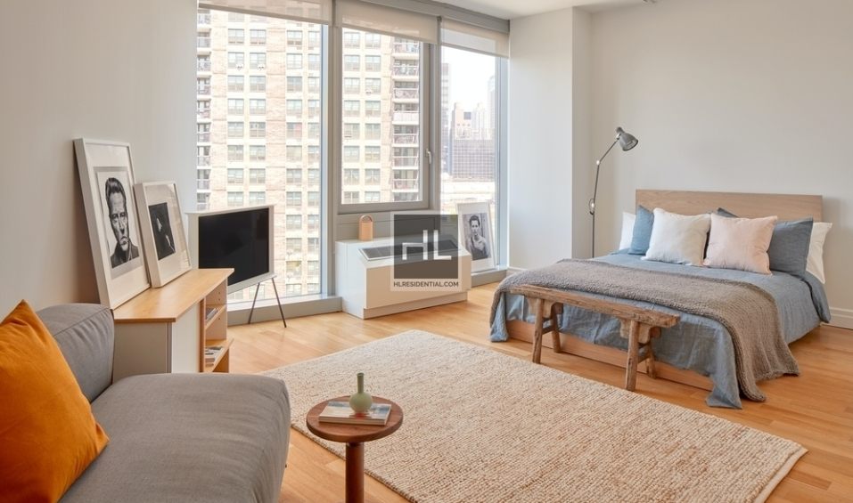 West 54th Street - Photo 0
