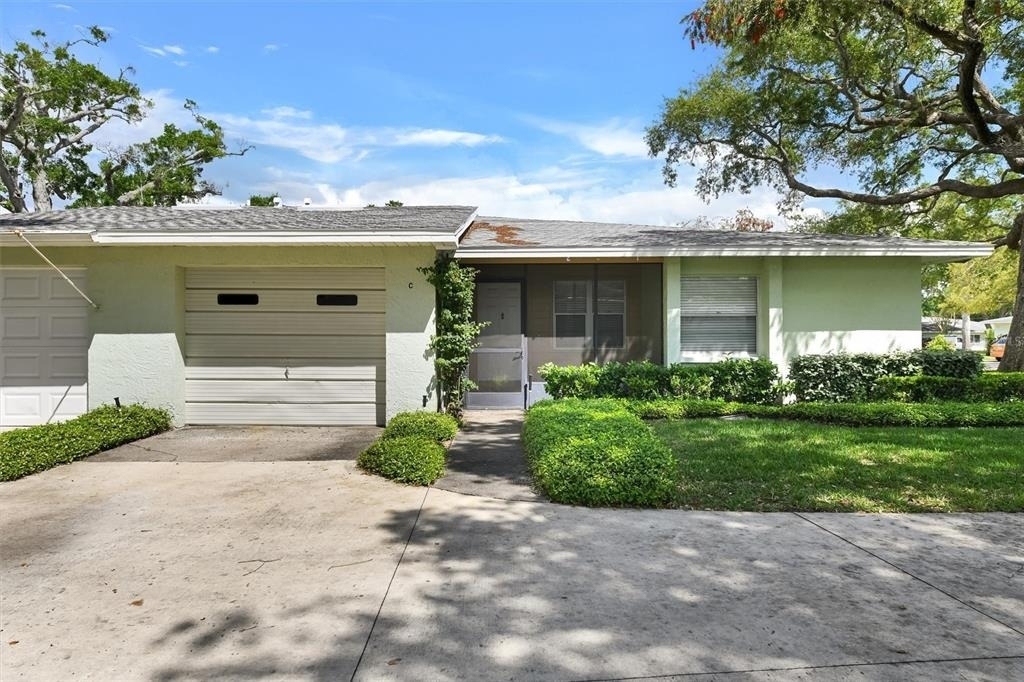 2833 Orange Tree Circle N - Photo 0