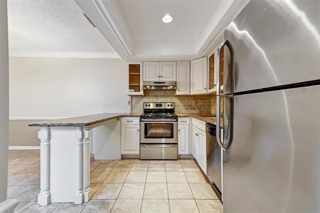 2833 Orange Tree Circle N - Photo 8