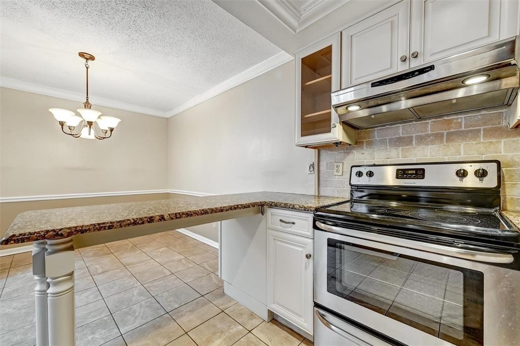 2833 Orange Tree Circle N - Photo 9
