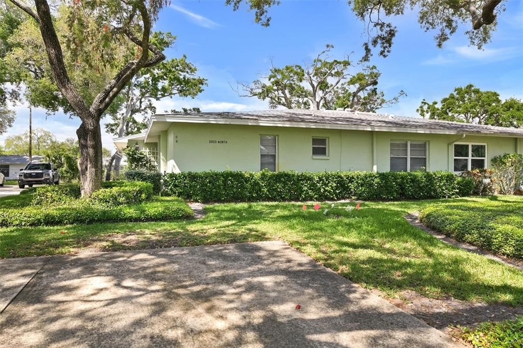 2833 Orange Tree Circle N - Photo 31