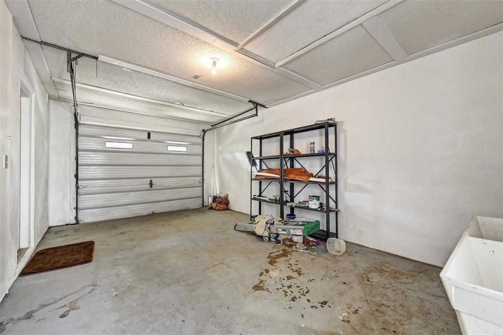 2833 Orange Tree Circle N - Photo 29