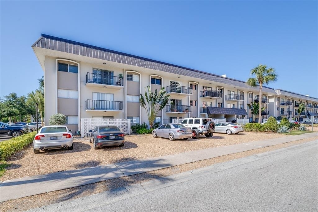 4606 W Gray Street - Photo 0