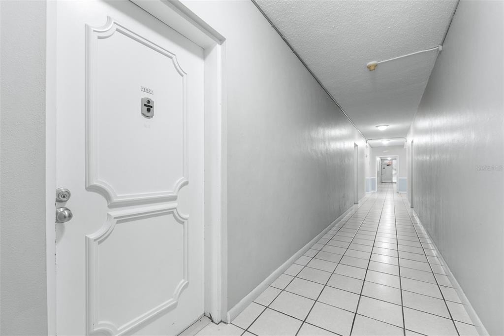 4606 W Gray Street - Photo 1