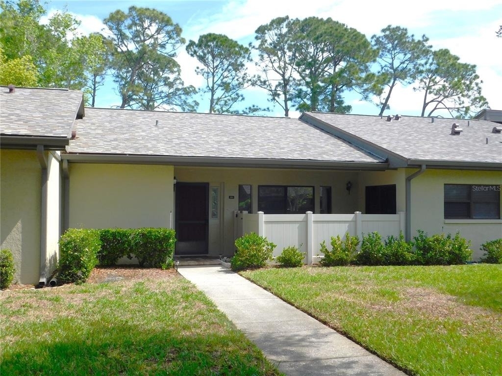 160 Joanne Place - Photo 0