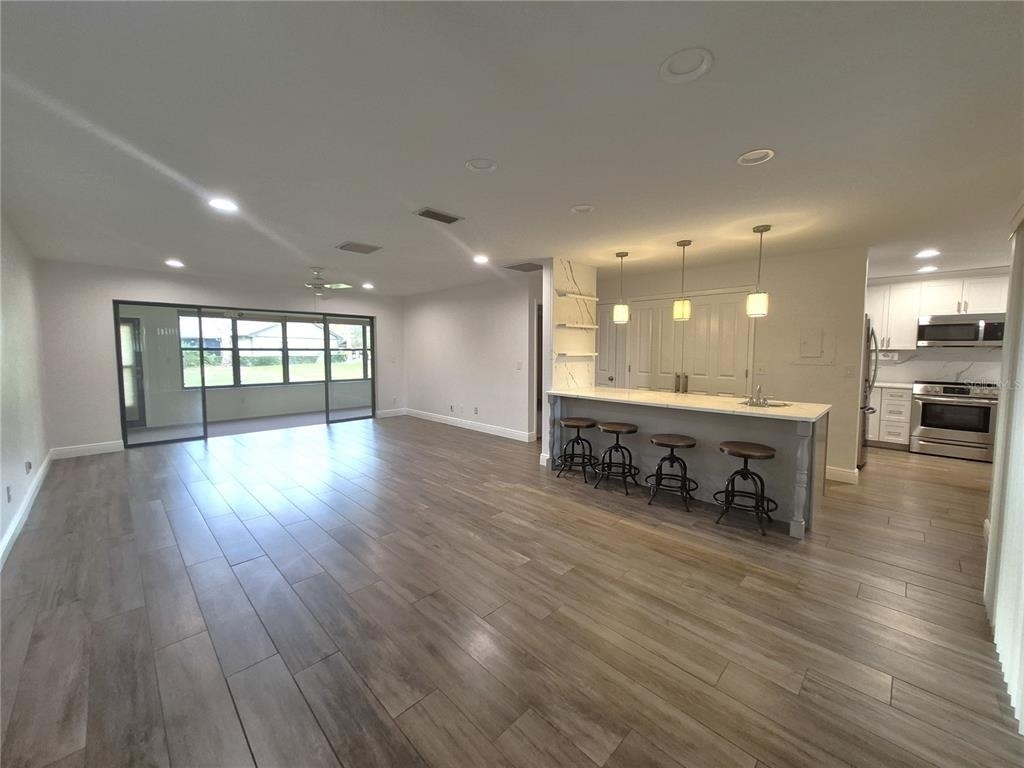 160 Joanne Place - Photo 4