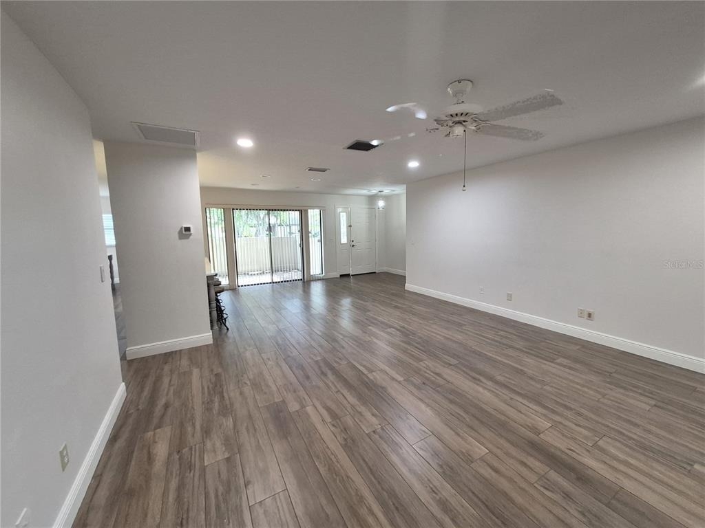 160 Joanne Place - Photo 6