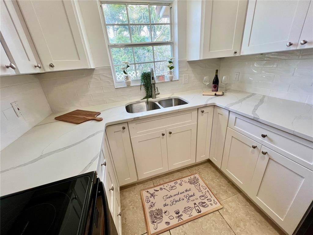 11315 3rd Street E - Photo 4