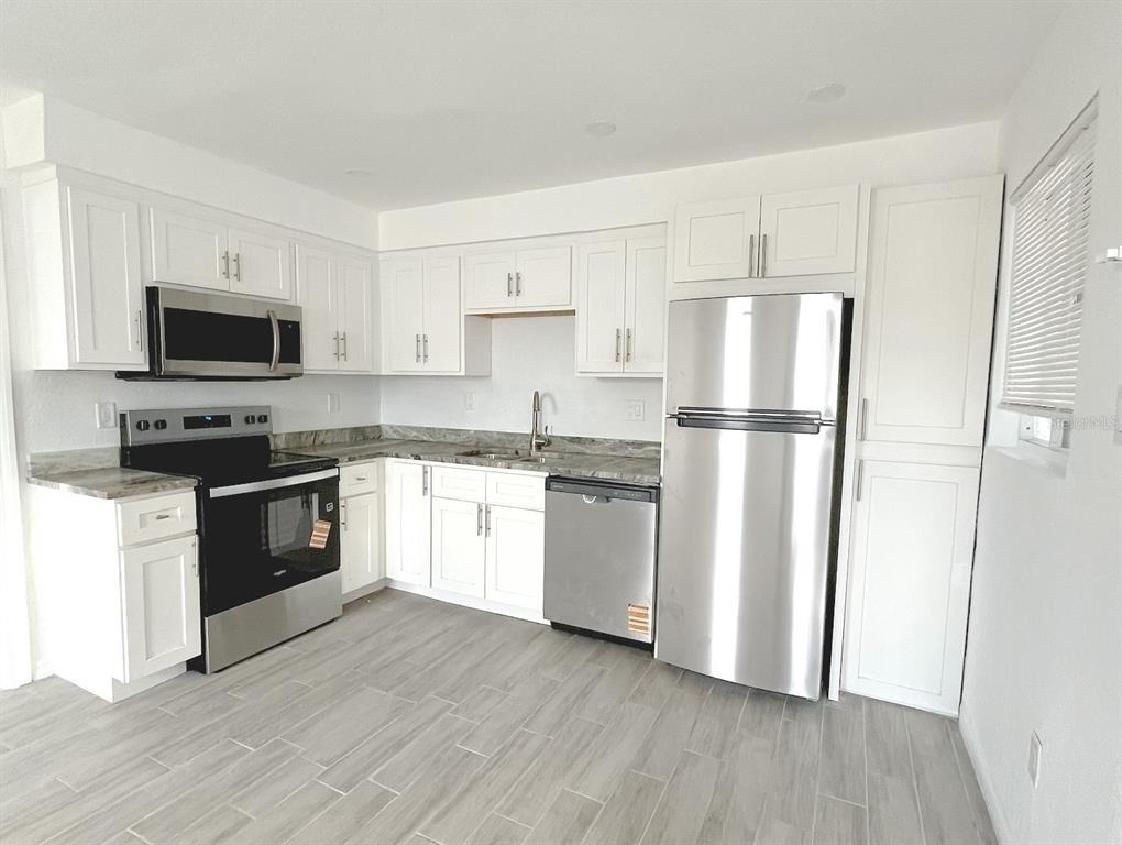 25 Lynn Way - Photo 2
