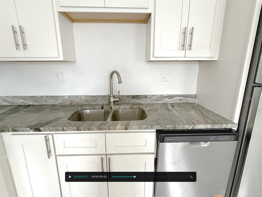 25 Lynn Way - Photo 4
