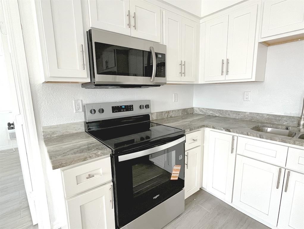 25 Lynn Way - Photo 3