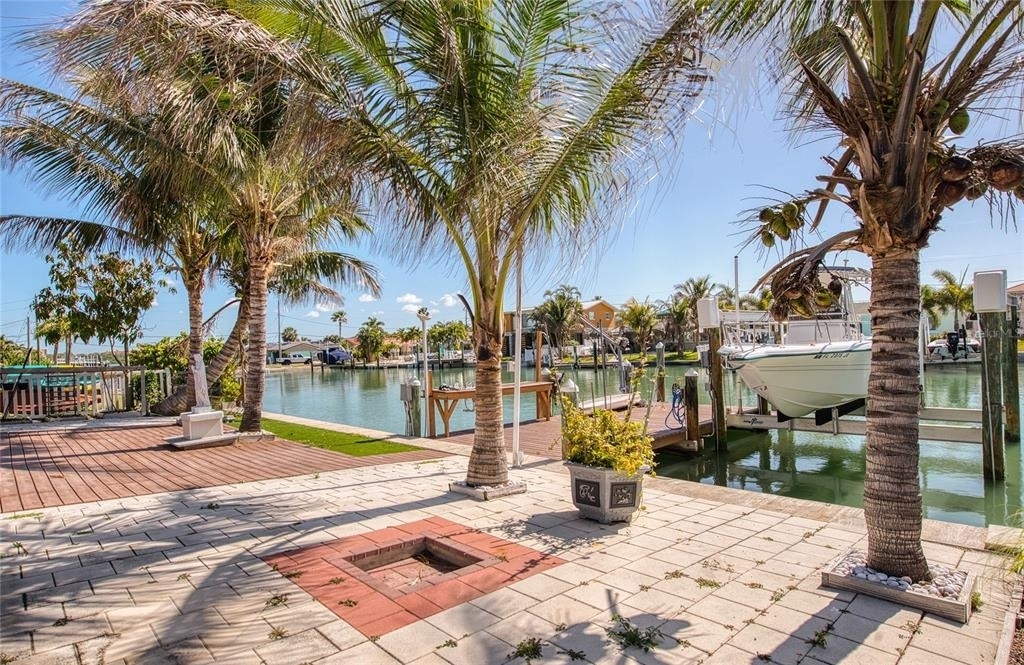 551 Crystal Drive - Photo 8