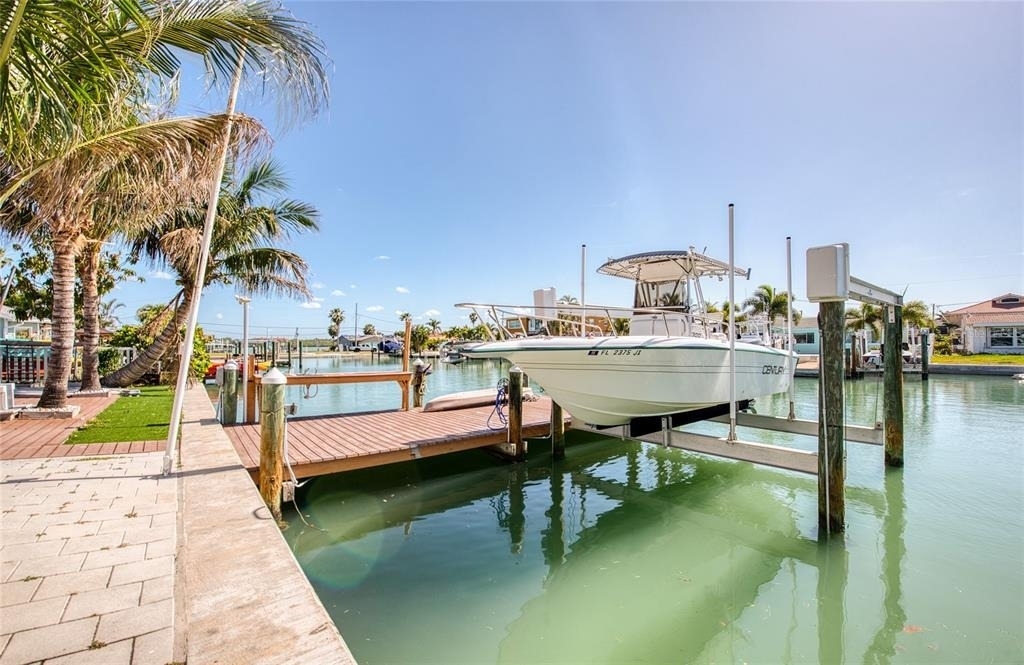 551 Crystal Drive - Photo 6