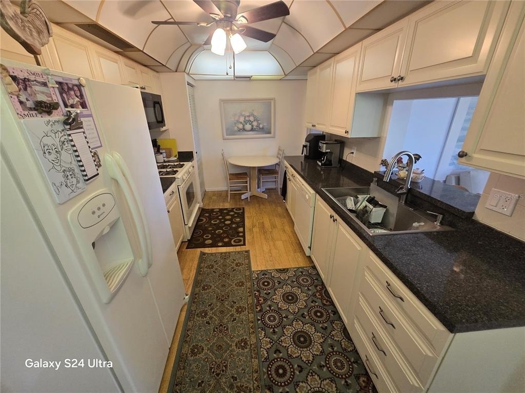 8186 Terrace Garden Drive N - Photo 17